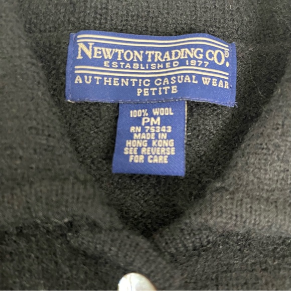 Vintage 100% Black Wool Cardigan with Floral Embroidery Abalone Buttons  Sz PM - Picture 4 of 11